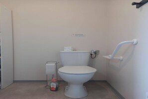Shower, hair dryer - Modern Tiny House in Souillac (SOUILLAC)