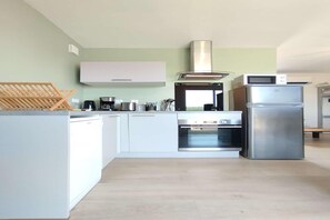 Fridge, microwave, oven, stovetop - Home with Mezzanine, Souillac (SOUILLAC)