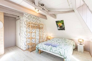 2 bedrooms, free WiFi - Bastide Village Retreat in Montfaucon (MONTFAUCON)