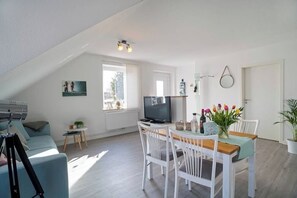 Smart TV, DVD player, books - Vacation apartment Geestland "buten un binnen" North Sea (Geestland)