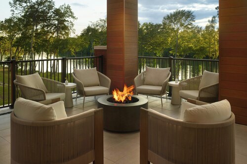 Element by Marriott Bainbridge Riverfront