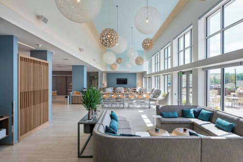 Element by Marriott Bainbridge Riverfront