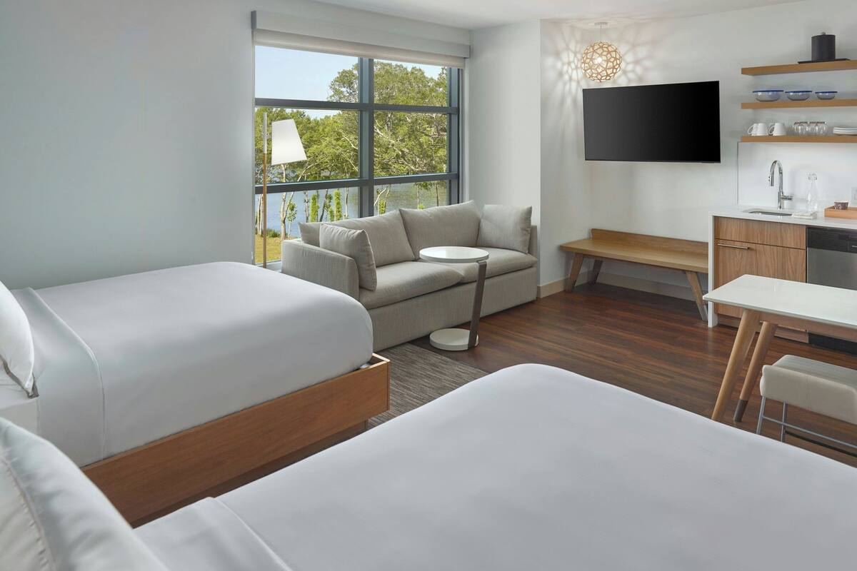 Studio Suite, Multiple Beds (View)