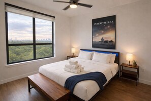 1 bedroom, iron/ironing board, WiFi, bed sheets - Home Movie Theatre. Walk to FIFA/NRG/Med Center. 1BDR Highrise (Houston)