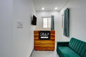 Lobby - Dream Heritage Inn Lodging And Boarding (Nashik)