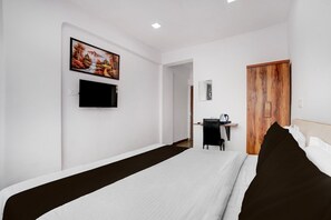 Room - Super Collection O Laxmi Chowk Hinjewadi (Pune)