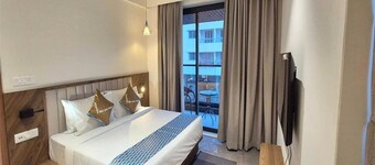 Super Collection Solapur (anciennement Royal)