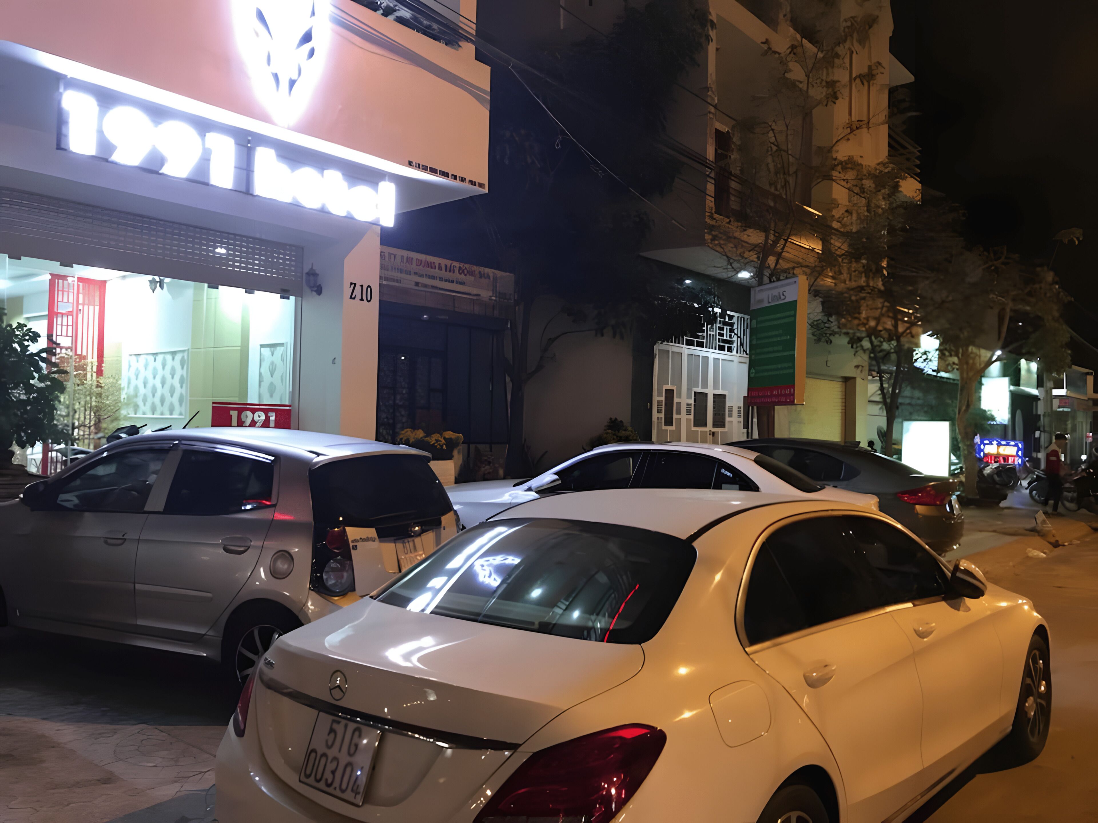 المنطقة المحيطة بالمنشأة