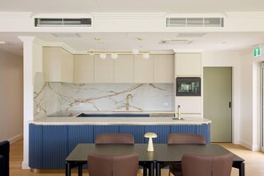 Breakfast area - Plumes a CH Boutique Hotel & Apartments, an Ascend Collection Hotel (TAMWORTH)