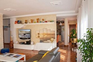 Living area - Villa Marinazur- Luxury-Private Pool & Design Rooftop (Saïdia)