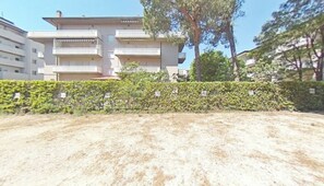 Property grounds - Relaxing holiday home near beach (Lignano Sabbiadoro)