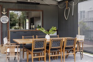 Outdoor dining - Salty Breeze on Graeme - 4pm check out Sundays* (Dromana)