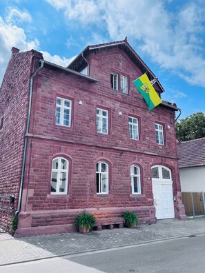 Exterior - Rebenblick vacation apartment with far-reaching views (Landau in der Pfalz)