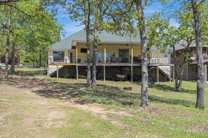 Exterior - Sunnyside Lakefront with Private Dock at The Cut! (Porum)