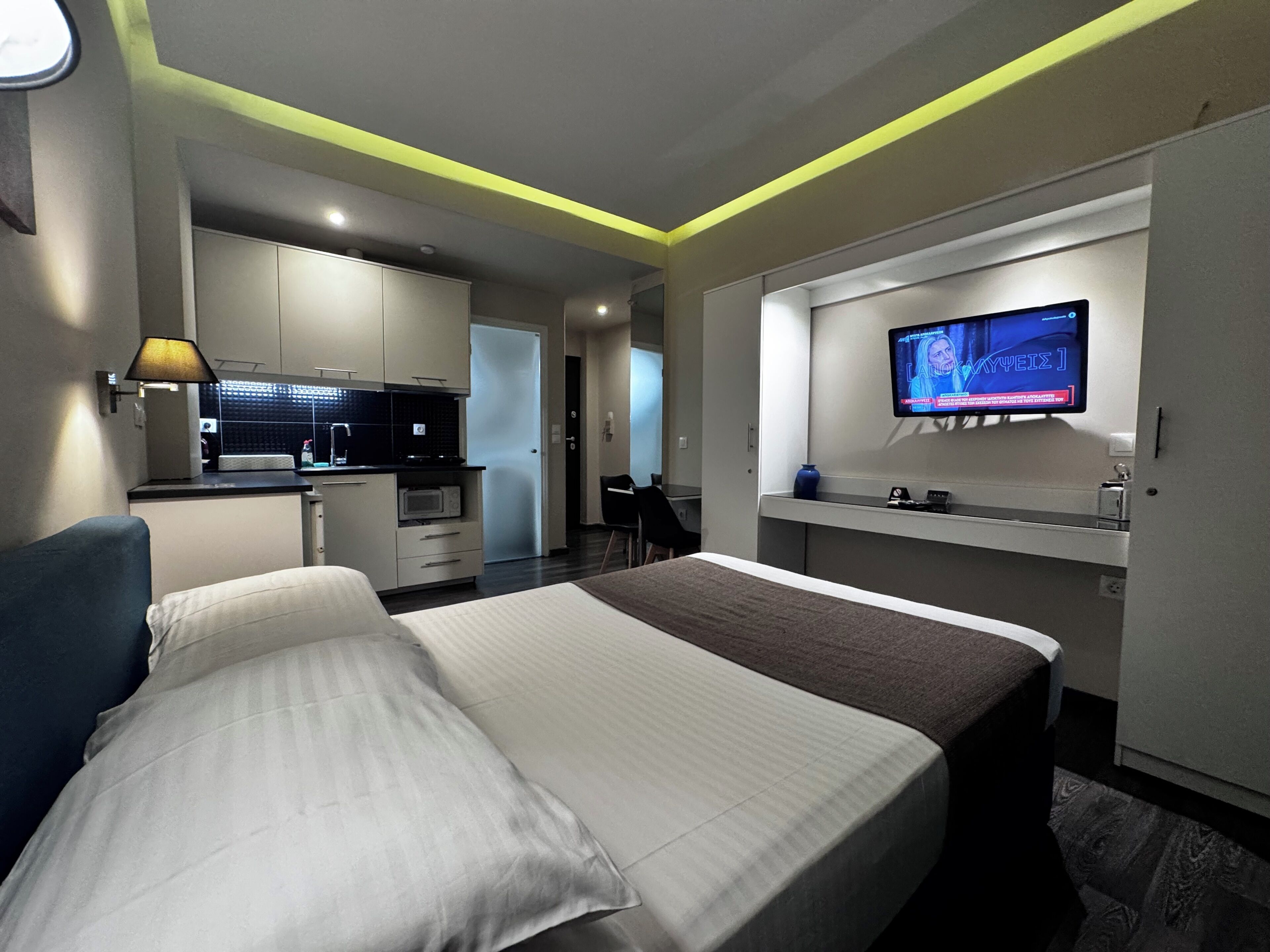 1 bedroom, in-room safe, iron/ironing board, free WiFi