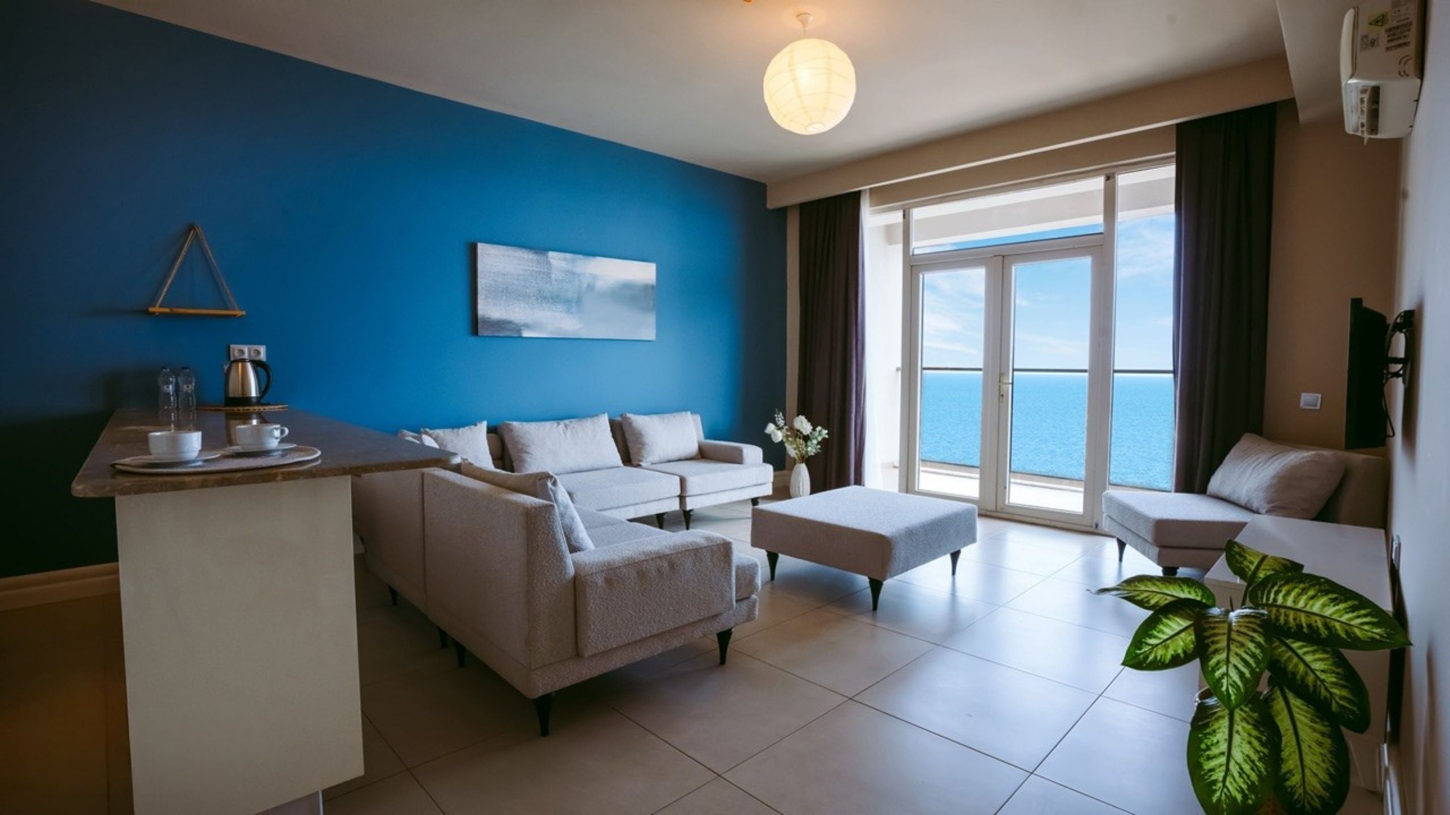 Junior-Suite, Balkon, Meerblick | Wohnbereich