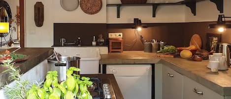 House | Private kitchen | Highchair