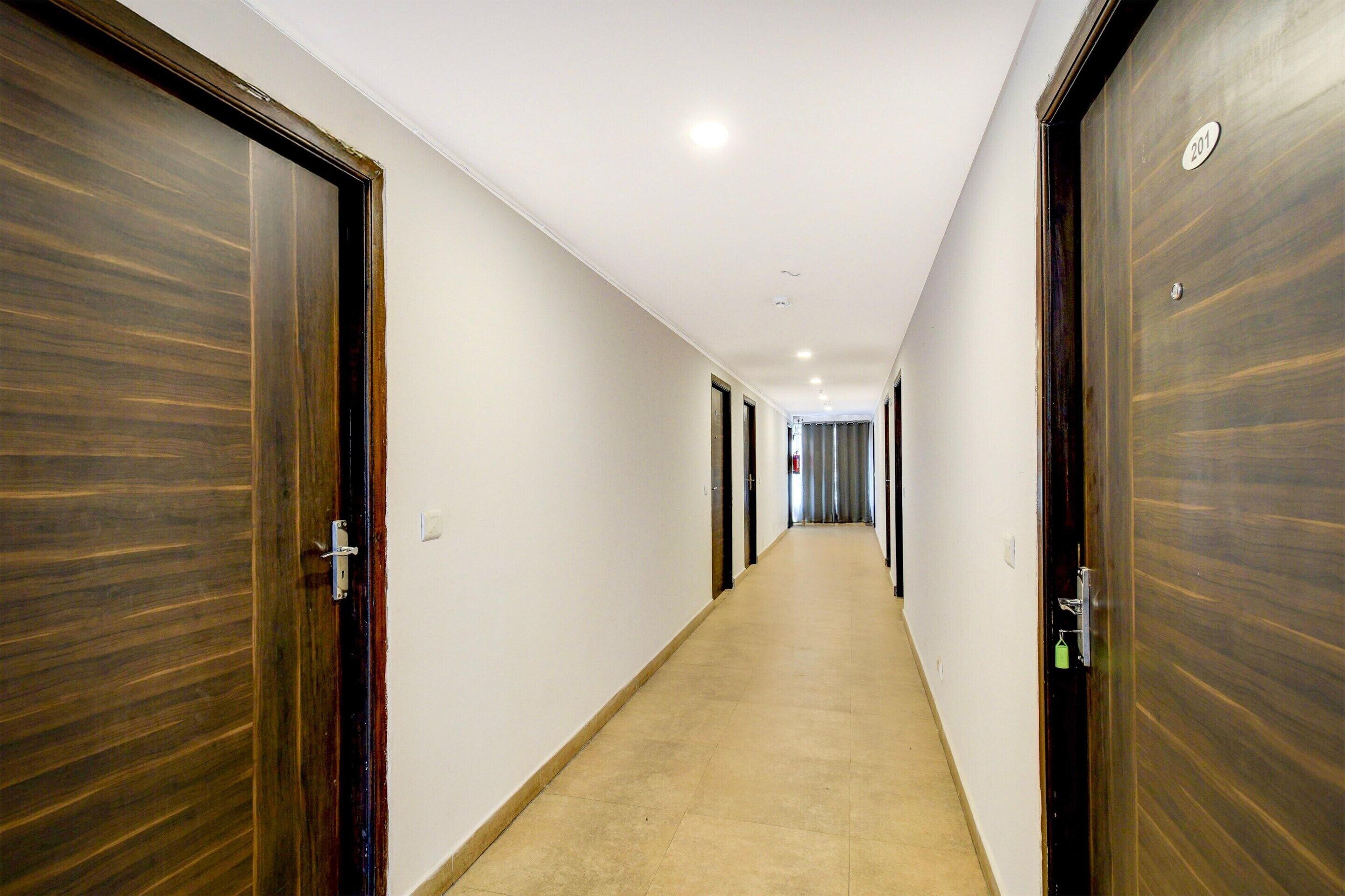 المنشأة من الداخل