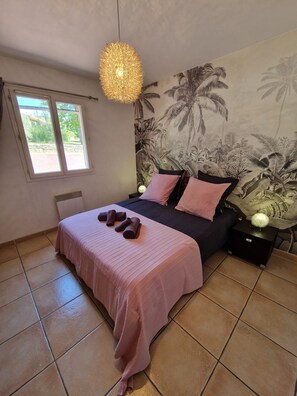 3 bedrooms, iron/ironing board, free WiFi, bed sheets - Villa Oliveraie - Olive Grove Experience (Villecroze)