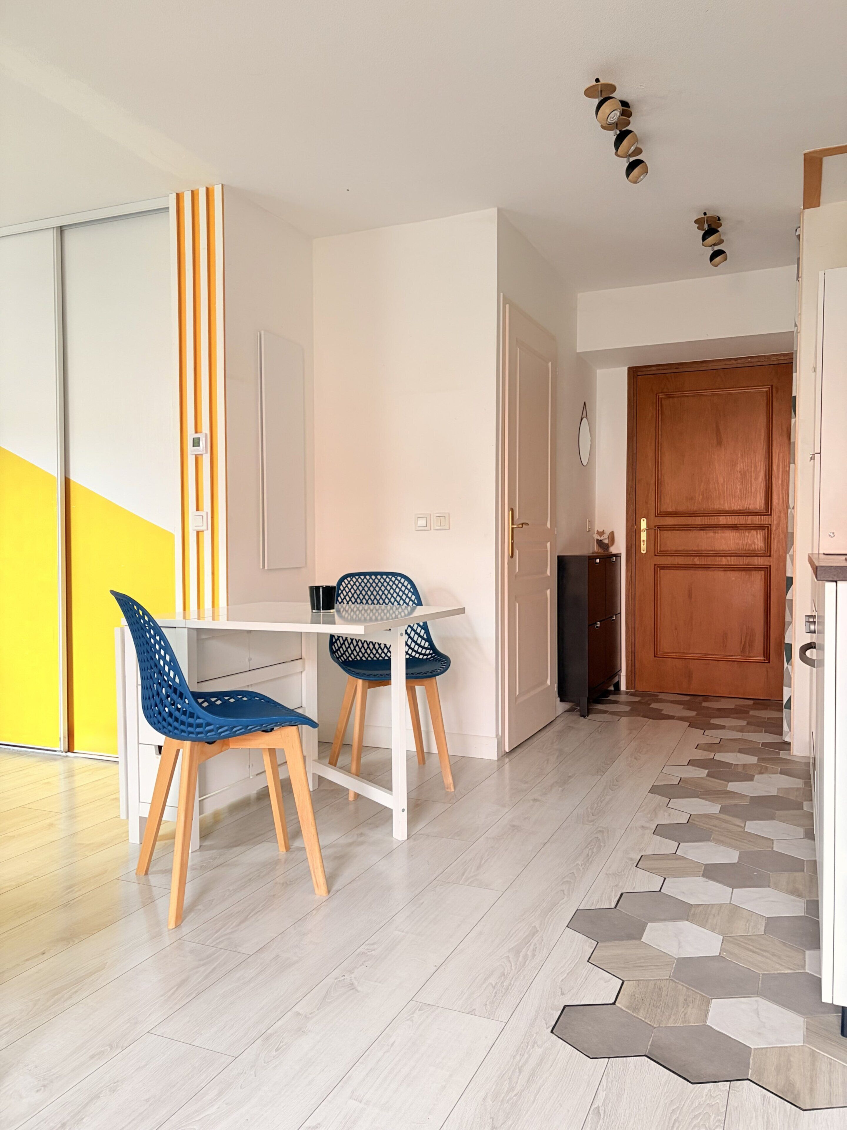 Apartment | Dining