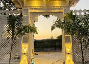 Property grounds - The Udaipur Luxurious near by The Eyrie (Udaipur)