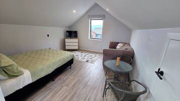 Studio, 1 Bedroom