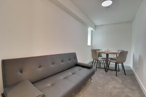Interior - WorkStay Portsmouth Contractor House (Portsmouth)