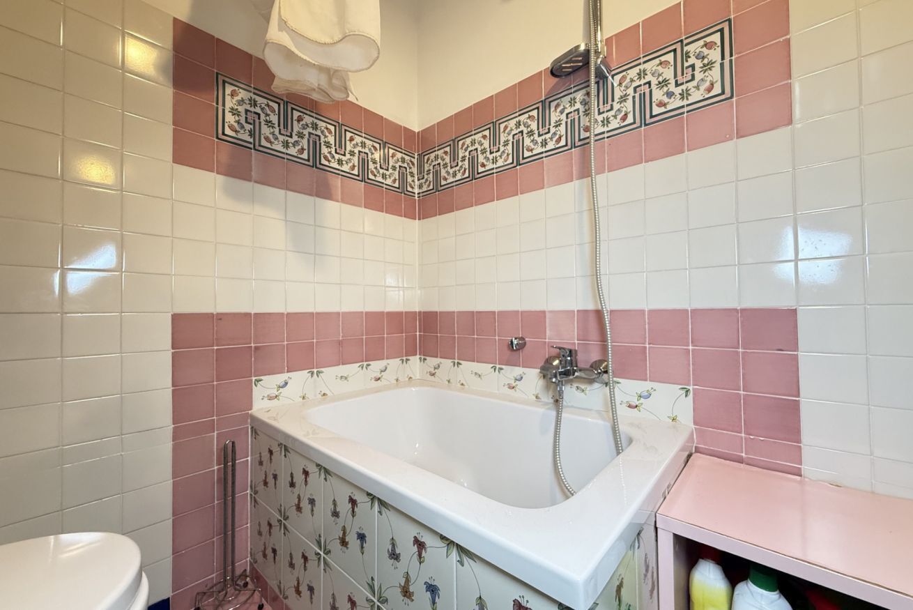 Dusche, Bidet, Handtücher