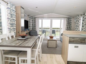 Dining - Caravan 117 (Great Yarmouth)
