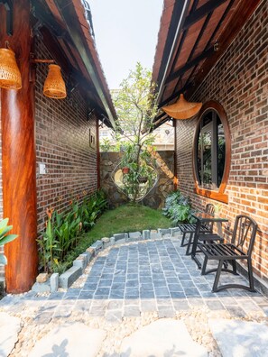 Outdoor dining - Tam Coc Green Vibes Retreat (Hoa Lu)