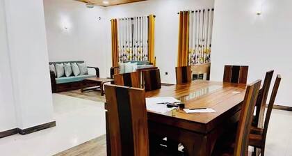 Northpole luxury Rooms
3BR Self contained apartment, walk to beach &stay Relax