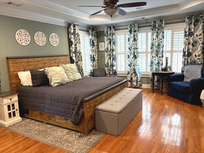 3 bedrooms, iron/ironing board, WiFi, bed sheets - World Cup Oasis - adorable 3-bedroom house in idyllic Atlanta neighborhood (Atlanta)