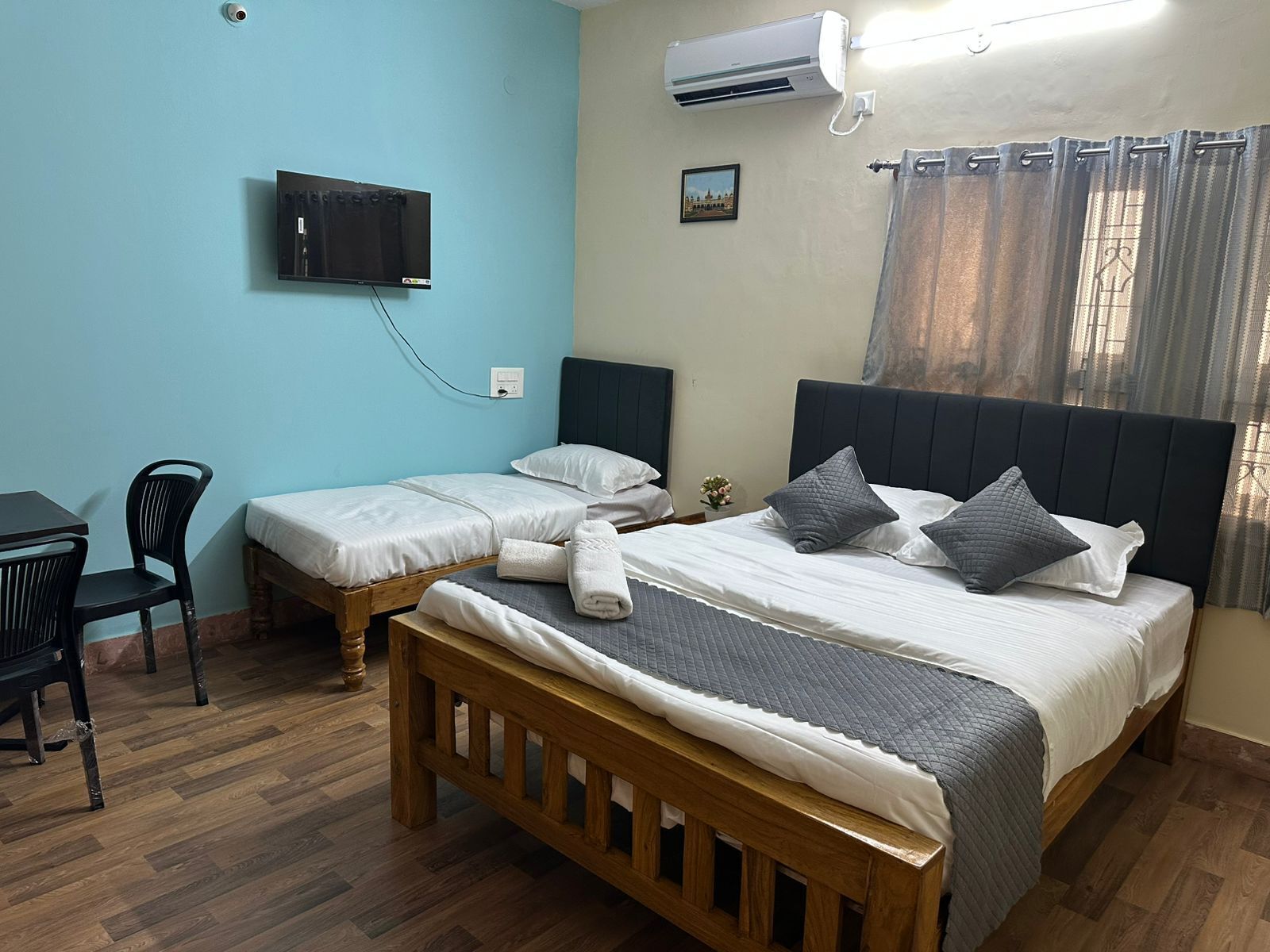 Standard Triple Room, City View