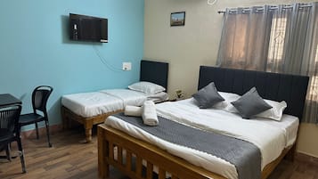 Standard Triple Room, City View