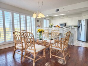 Dining - Cambridge 410 - Beautiful Condo in Litchfield by the Sea (Pawleys Island)
