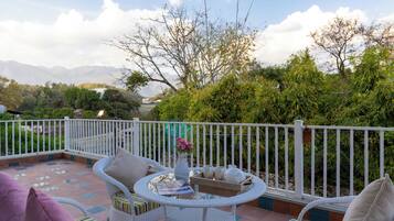 ลักซ์ชัวรี่วิลล่า | รับประทานอาหารกลางแจ้ง