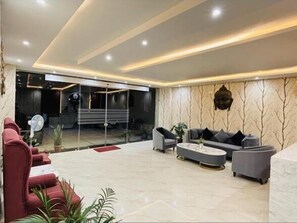 Reception - EL PINO (Dharamshala)