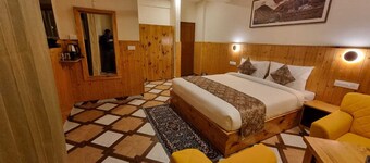 Carom Inn