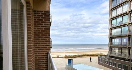 Modern Stay With Balcony & Seaview