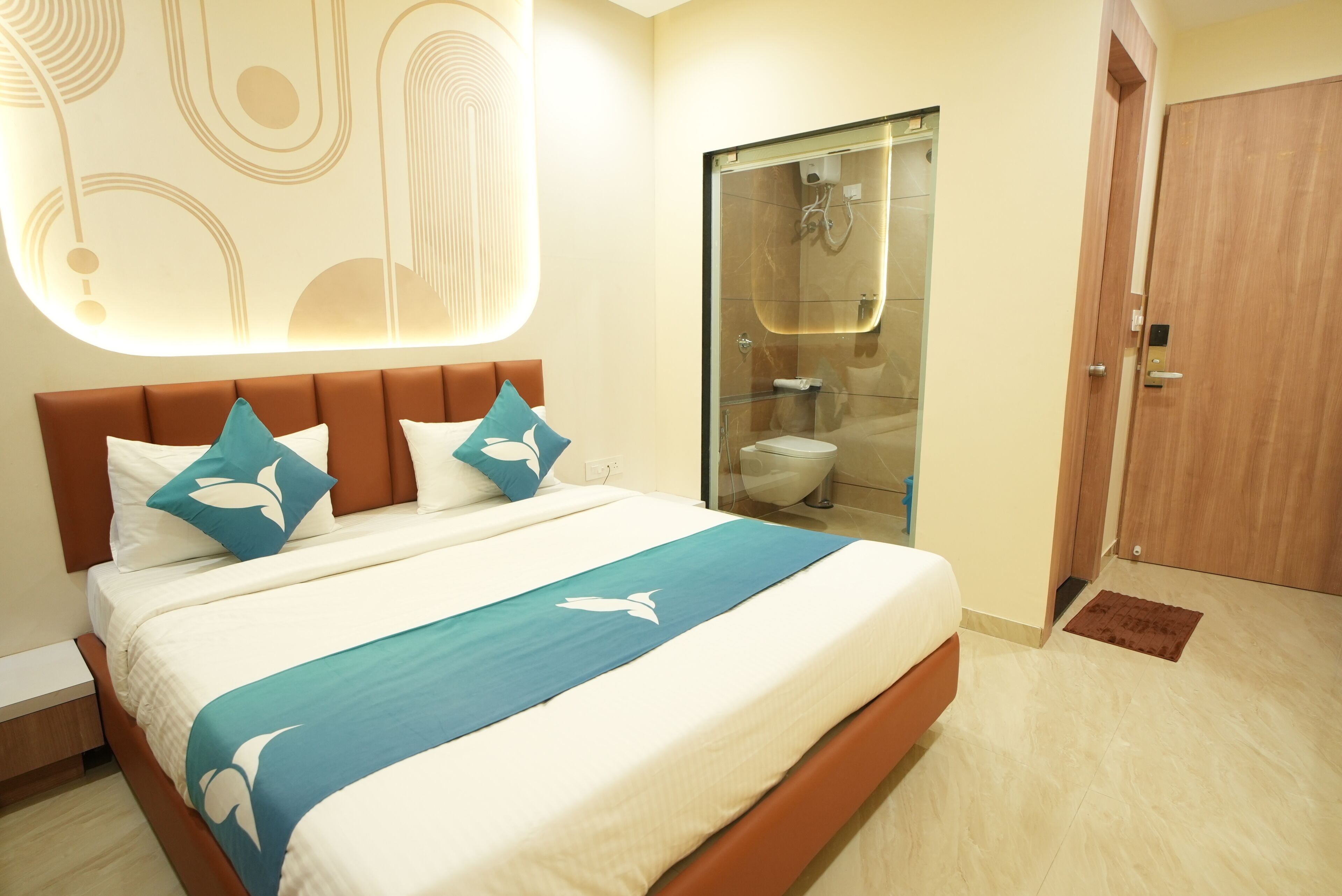 Deluxe Room | Bathroom