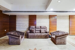 House | Living room - Deluxealandur Near Chennai Airport (Chennai)