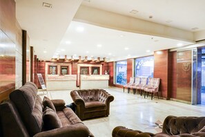House | Living room - Deluxealandur Near Chennai Airport (Chennai)