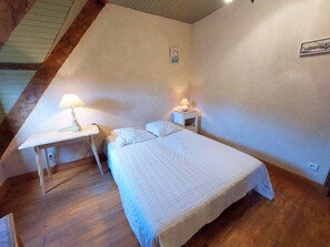 House | 3 bedrooms, individually furnished - Seaview Stone House in Brittany (Saint-Pol-de-Leon)