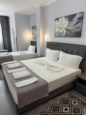 Room - Hotel DEAL (Krujë)