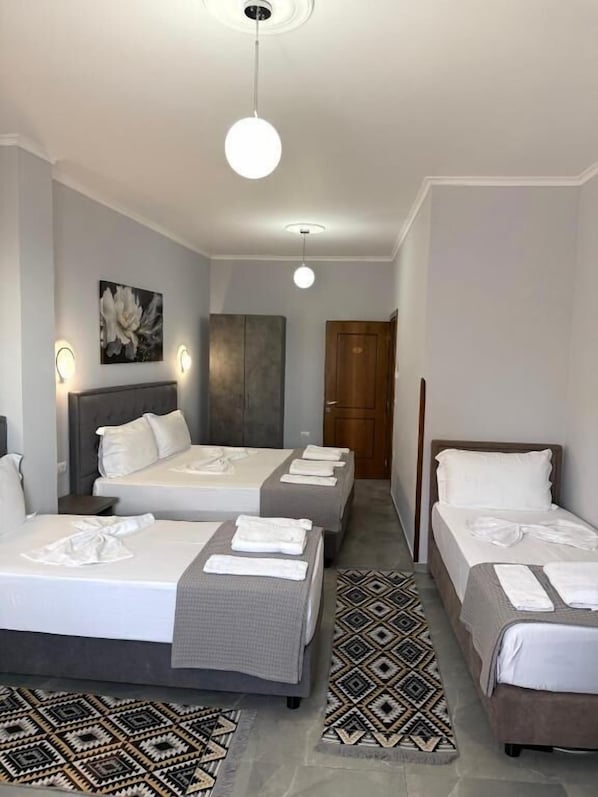 Room - Hotel DEAL (Krujë)