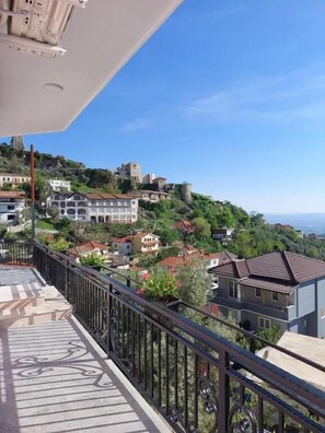 Property grounds - Hotel DEAL (Krujë)