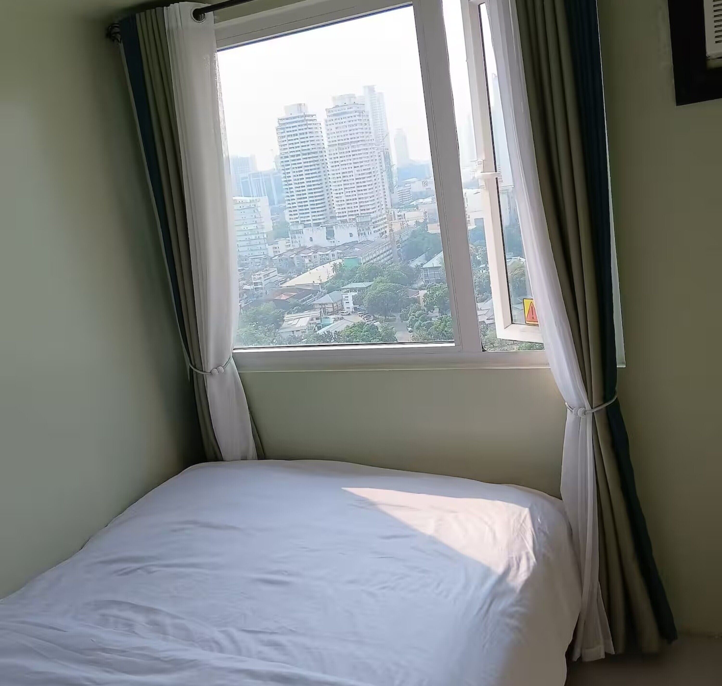 Condo có thiết kế đặc trưng, 1 giường cỡ queen và sofa giường, quang cảnh thành phố | Quang cảnh từ phòng