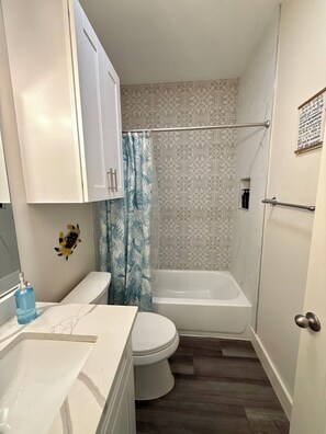 Bathroom - 3 BD Family Home | Extd Stays | Pets Ok (Aransas Pass)