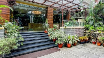 House | Meja sambut tetamu