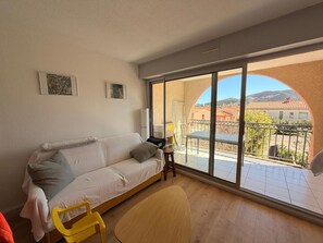 Living area - Apartment with parking, mountain view - 4 guests (Banyuls-sur-Mer)